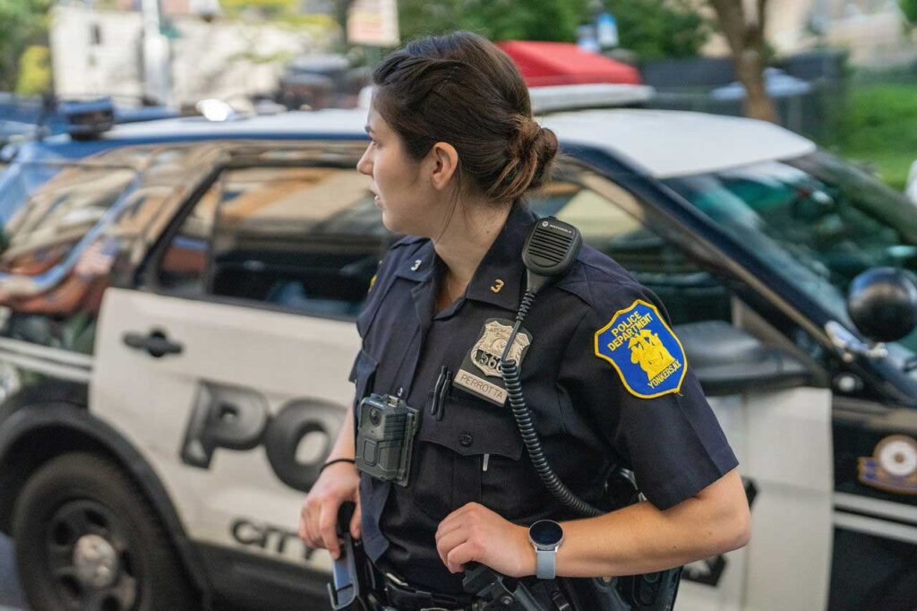 police offer with BWC