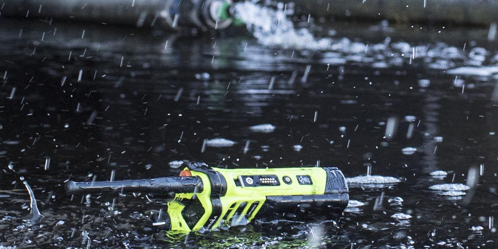 APX 8000HXE Demonstrating Extreme Water Proofing and Durability